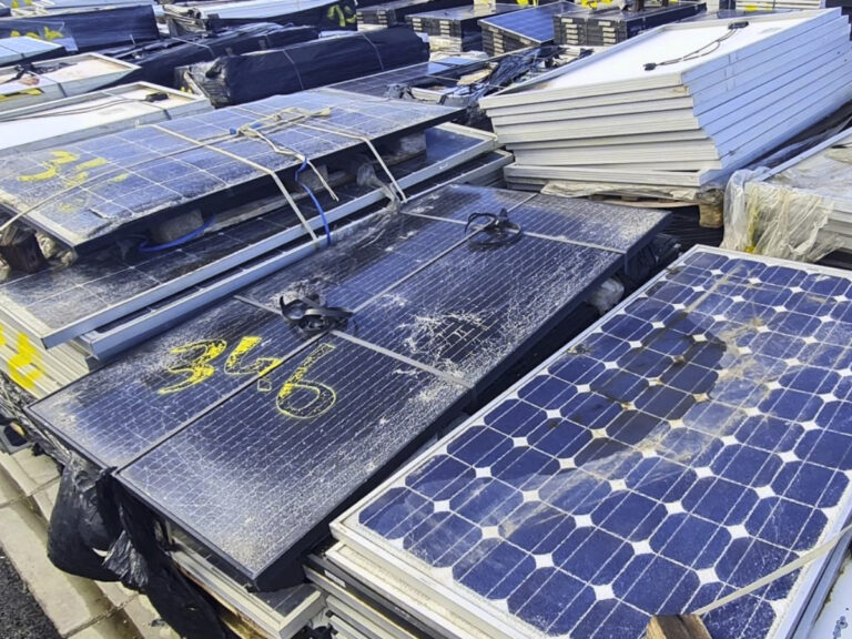 Solar modules recycling