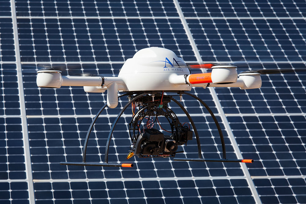 Zastosowanie dronów na farmie fotowoltaicznej
