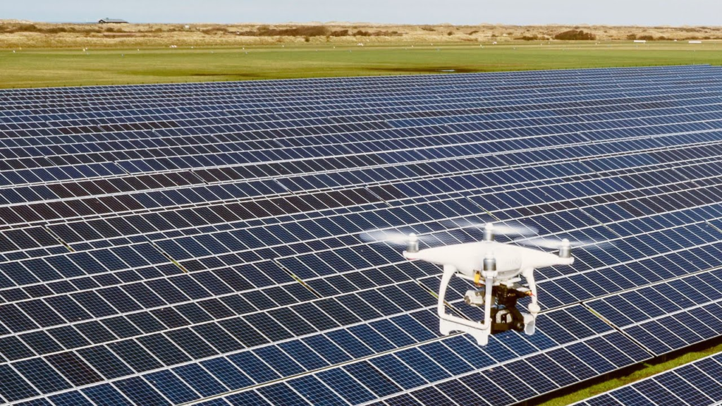Zastosowanie dronów na farmie fotowoltaicznej
